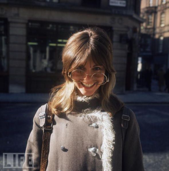 Hot Celebrities Wearing Glasses