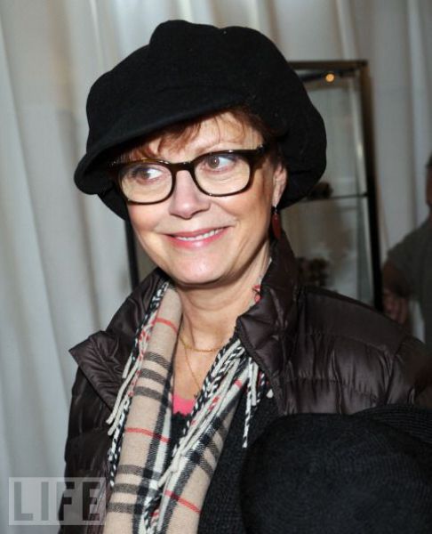 Hot Celebrities Wearing Glasses