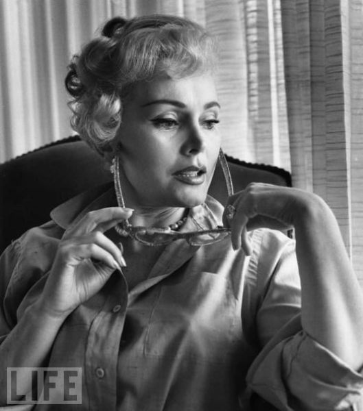 Hot Celebrities Wearing Glasses