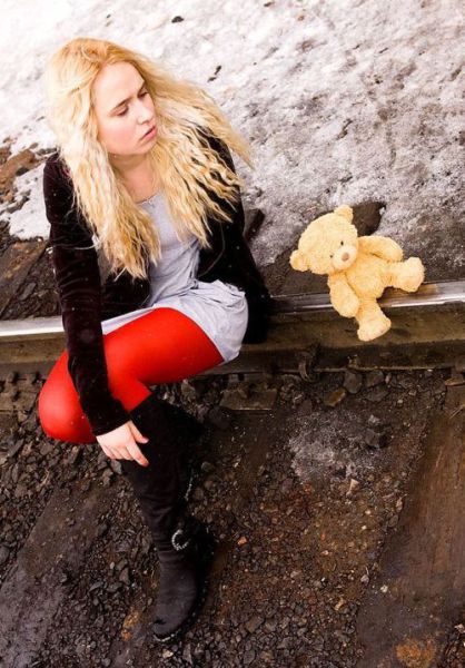 Hot Chicks Show Sexy Side In Social Network Sites