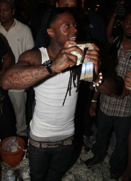 Lil Wayne and Drake Make It Rain $250k at Strip Club
