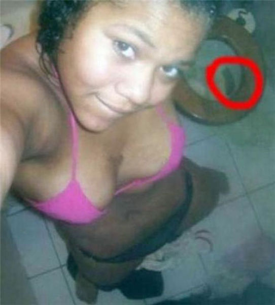 Girl Self Portraits That Fail