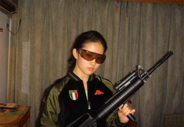 Girls with Guns - Could It Be Any Hotter?