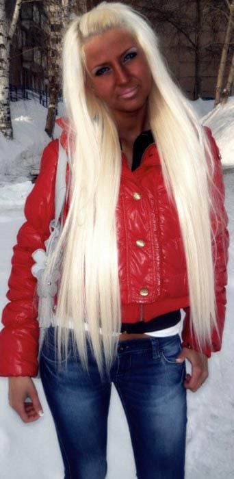 Girl In Love With Tanning