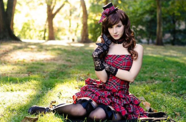 Hot Girl Who Loves Cosplaying