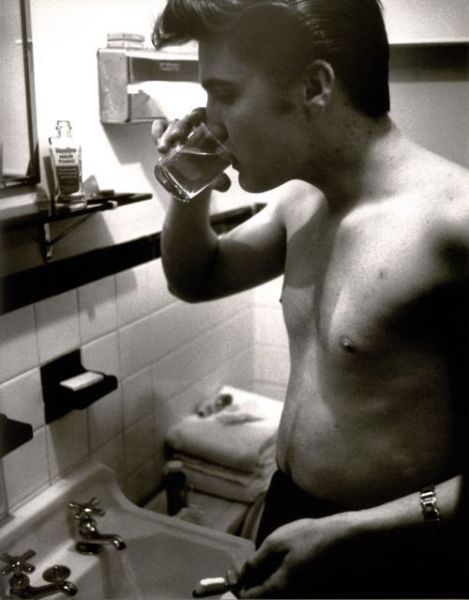 Rare Photographs of Celebrities. Part 16