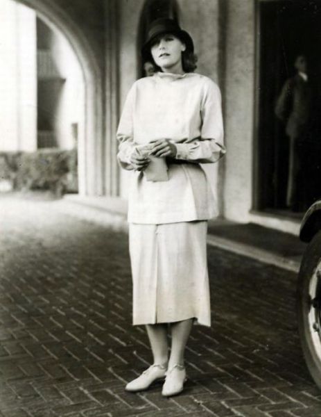 Rare Photographs of Celebrities. Part 17