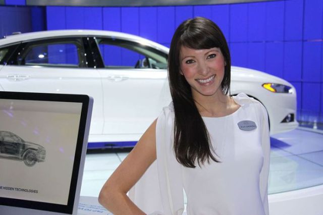 Detroit Auto Show Babes