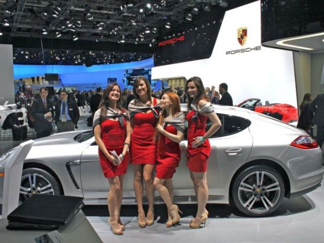 Detroit Auto Show Babes