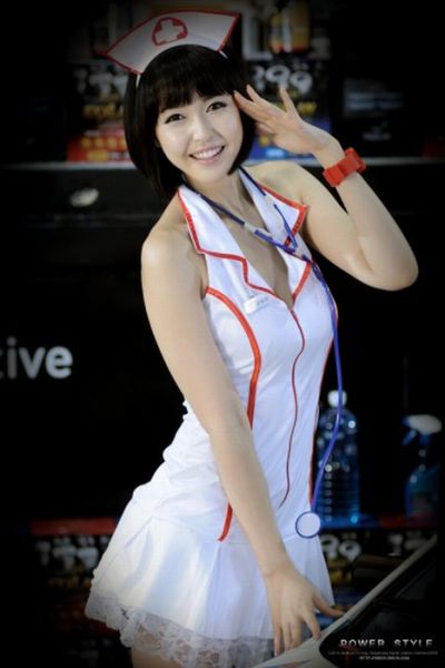 This Is How Asians Pose