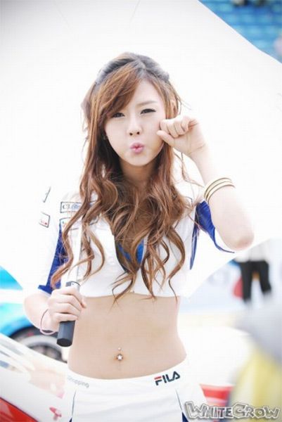 This Is How Asians Pose