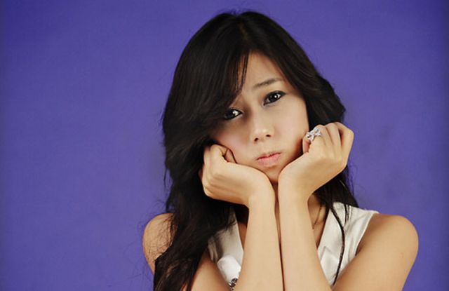 This Is How Asians Pose