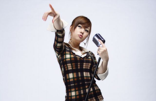 This Is How Asians Pose