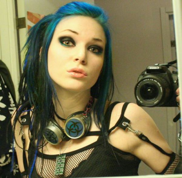 Scene and Emo Girls You Can’t Pass By