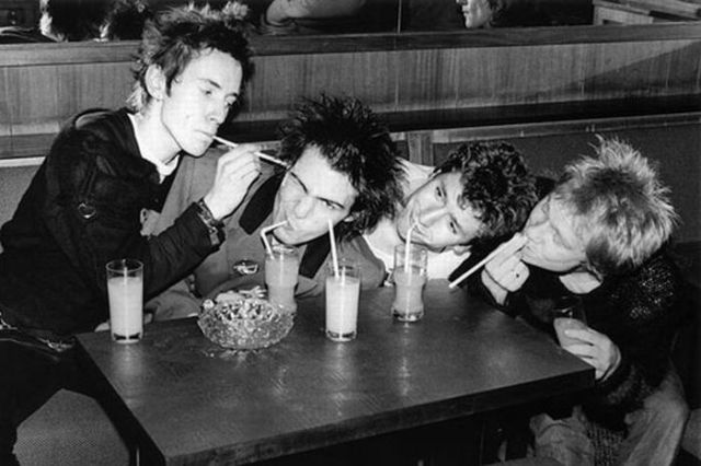 rare photographs of celebrities part 19 144 pics 52.html - 144 HD Photos | Premium Gallery 2012