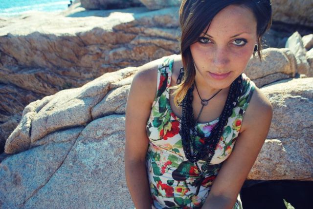 There Are Beautiful Girls Here