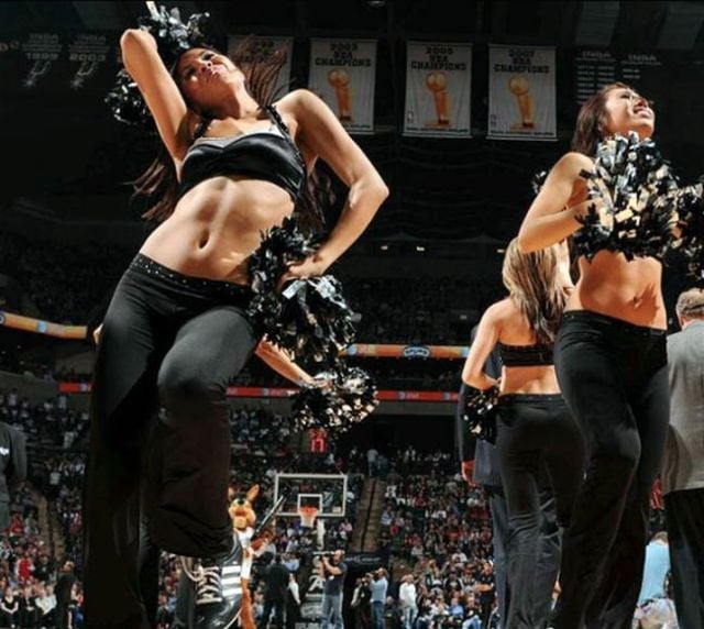 Spurs Cheerleaders Are Easy on the Eye