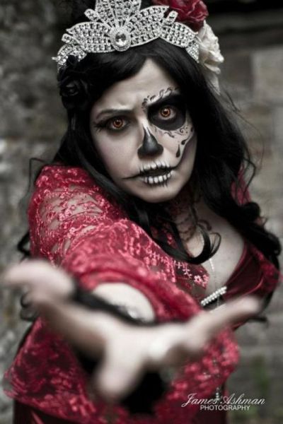 Weird “Glamorous Gore” Make-Up