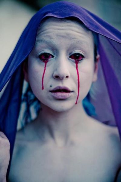 Weird “Glamorous Gore” Make-Up