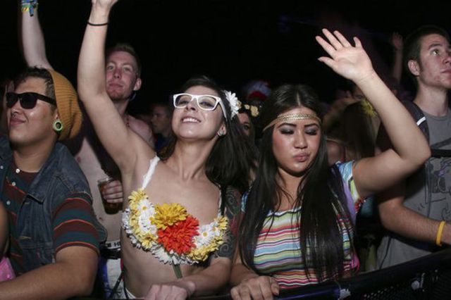 Cute Chicks from the Electric Daisy Carnival