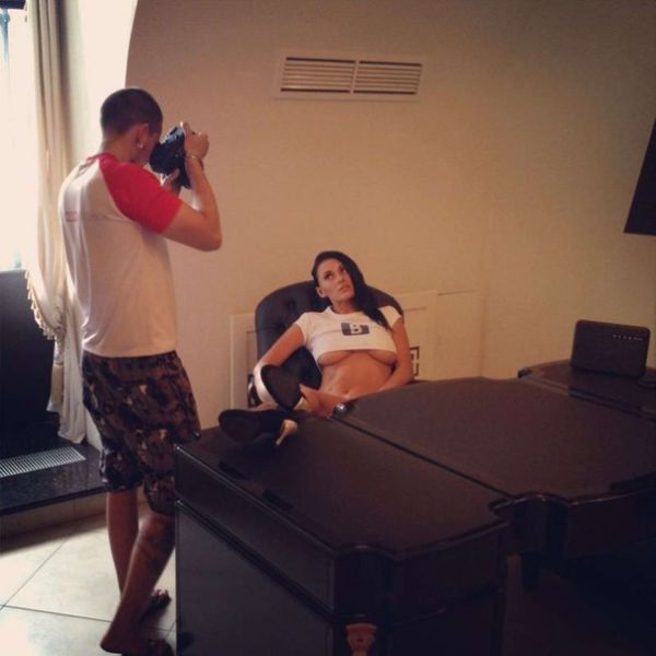 Seductive Girls Promote Russian Social Network