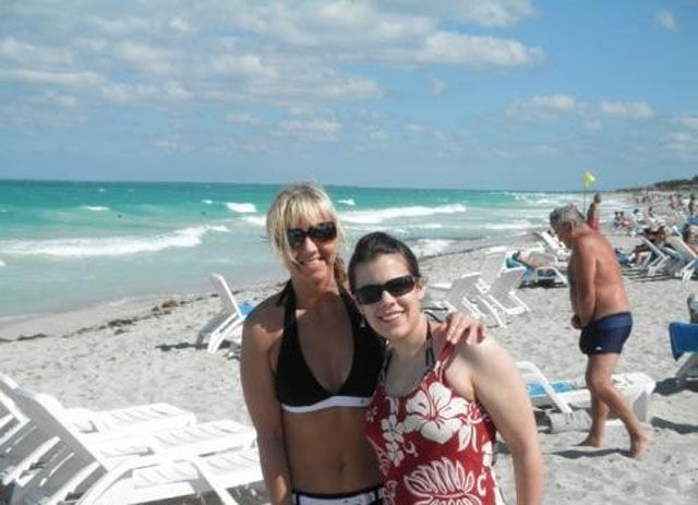 When Photos of Chicks In Bikinis Get Ruined