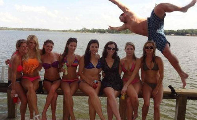 When Photos of Chicks In Bikinis Get Ruined