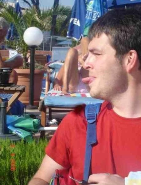 When Photos of Chicks In Bikinis Get Ruined