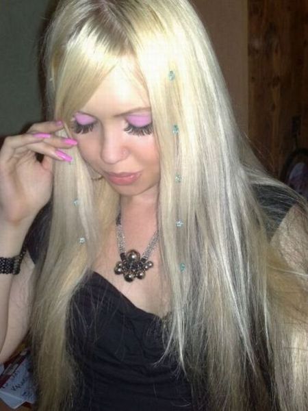 “Glamorous” Russian Social Network Girls