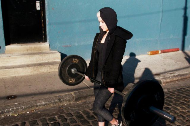 This Female Weightlifter Is Friggin’ Adorable