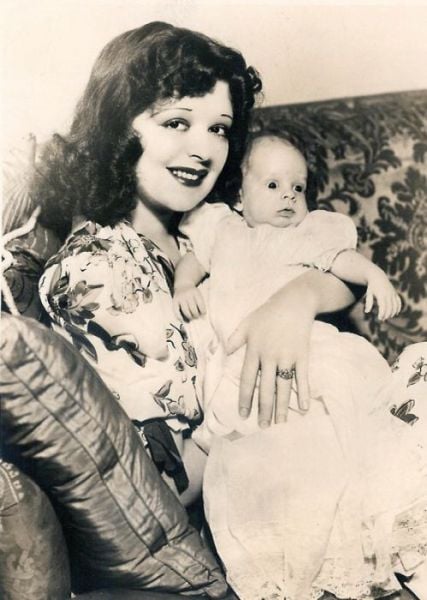 Rare Photographs of Celebrities. Part 21