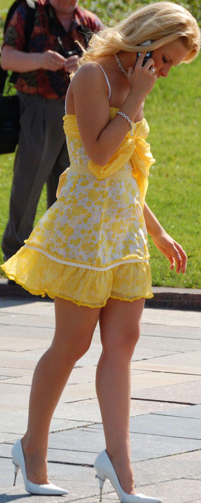 Hot Girls You Meet on the Street