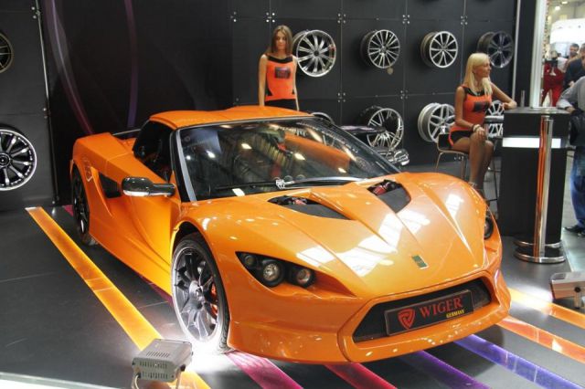 Girls of Moscow Car Show