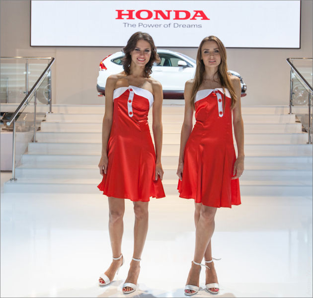 Girls of Moscow Car Show