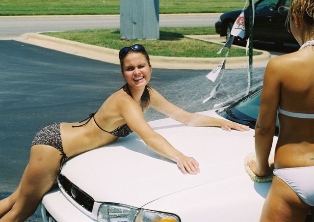 This Car Wash Must Be Every Man’s Dream