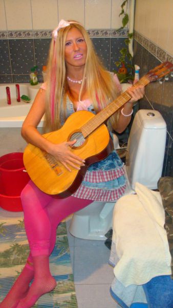 Super “Glamorous” Girl from Russian Social Media