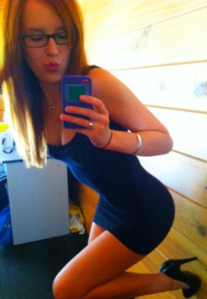 Sizzling Hot Self-Taken Mirror Pics