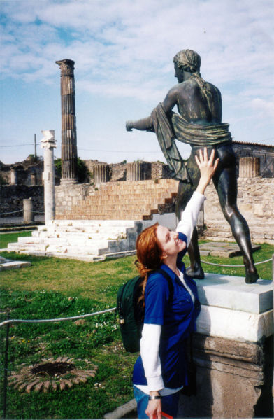 WTF Statue Pawing Pics