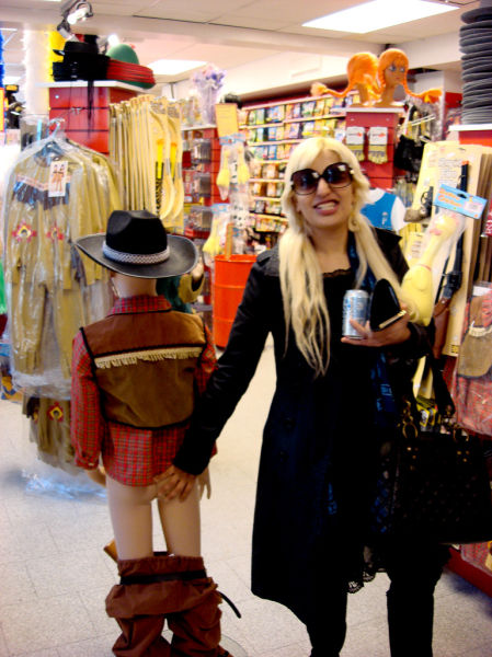 WTF Statue Pawing Pics