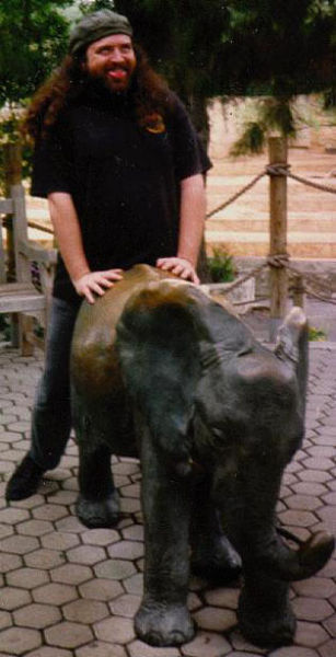 WTF Statue Pawing Pics