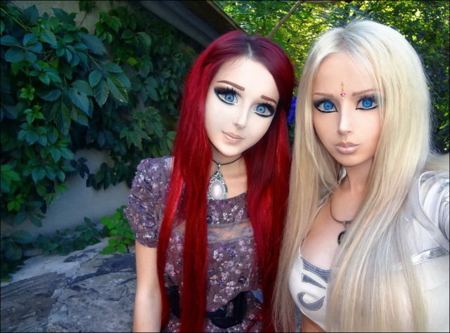 Human Dolls Appear Together