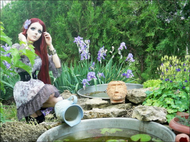 Human Dolls Appear Together