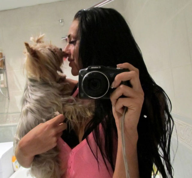 Angelina Jolie Lookalike Sizzles in Racy Photos