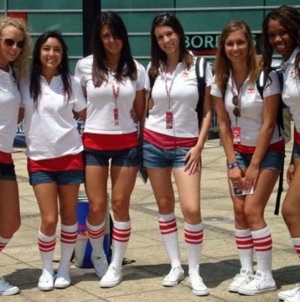 Ravishing Redbull Track Girls