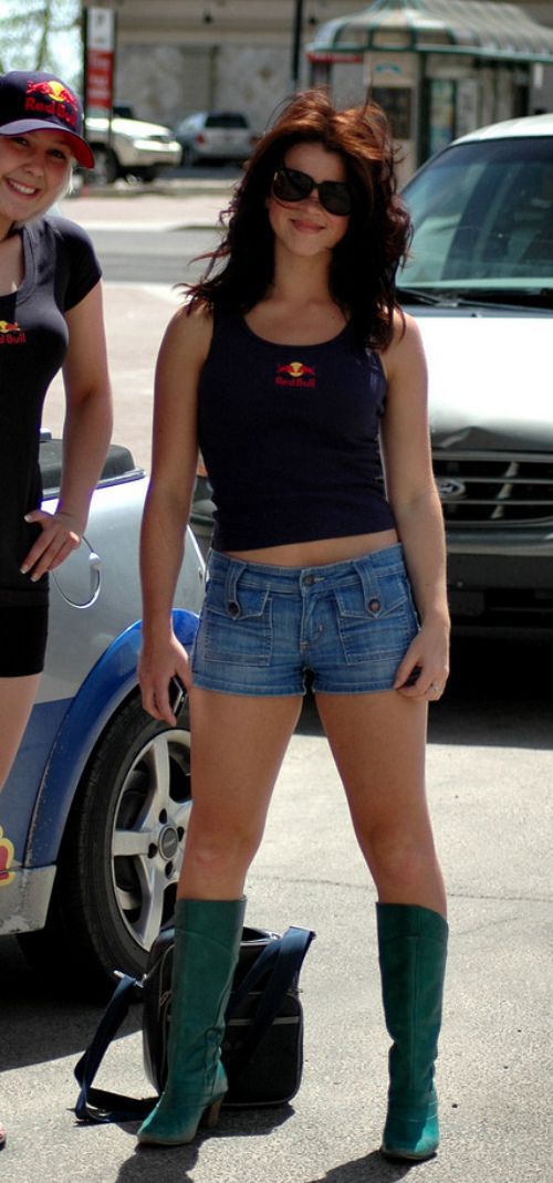 Ravishing Redbull Track Girls