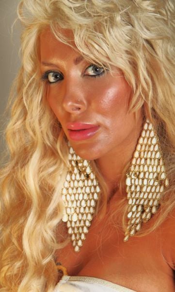 ‘Glamorous’ Chicks from Iranian Social Networks