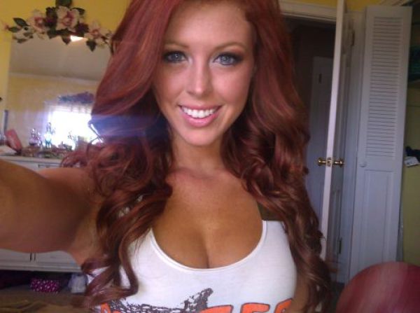 We Never Get Tired of Hooters Girls!