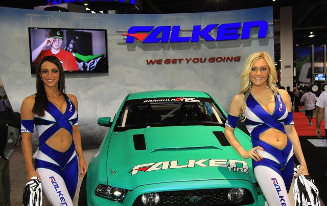 SEMA 2012 Show Girls