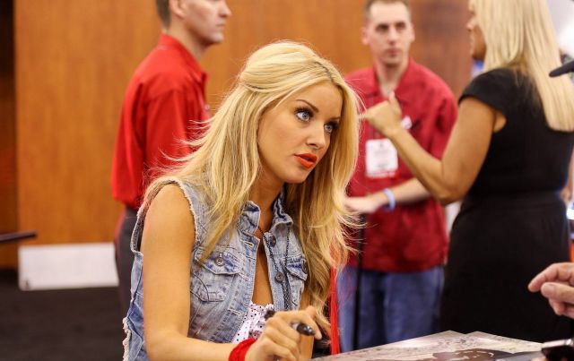 SEMA 2012 Show Girls