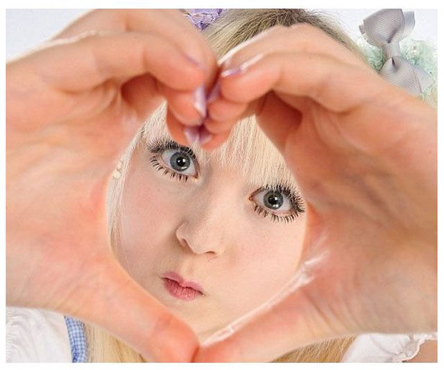 Creepy Girls Who Bring Dolls to Life!